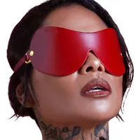 Maska na oczy ze złotymi okuciami